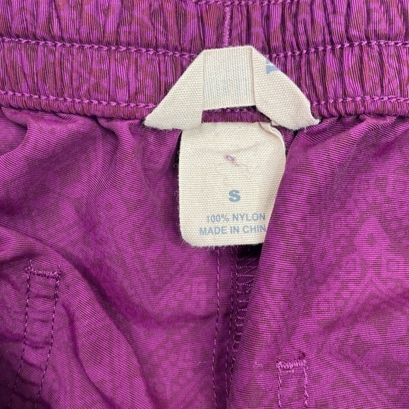 Duluth Trading Co Pink Go Go 7" Geometric Stretch Shorts Size Small - Picture 8 of 9